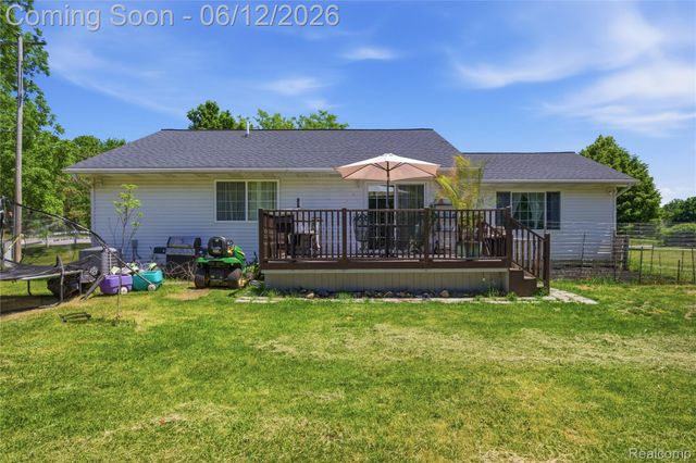16362 Paddock Club Boulevard, Fenton Charter Township, MI 48451