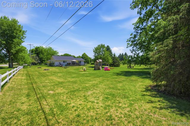 16362 Paddock Club Boulevard, Fenton Charter Township, MI 48451