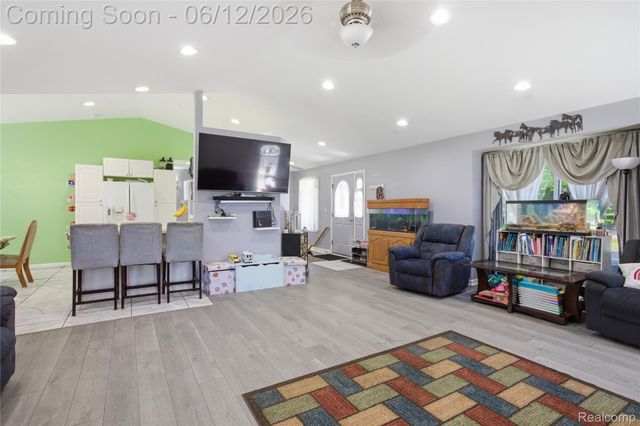 16362 Paddock Club Boulevard, Fenton Charter Township, MI 48451