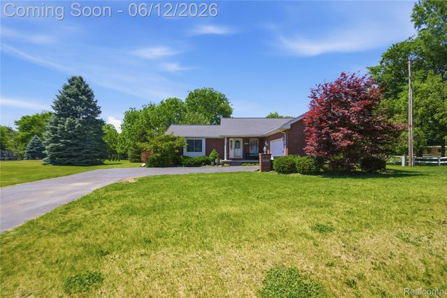 16362 Paddock Club Boulevard, Fenton Charter Township, MI 48451