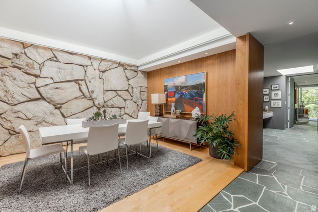 Image 12 of property listing at 3017 E SAINT MARYS CIR, Salt Lake City, UT 84108