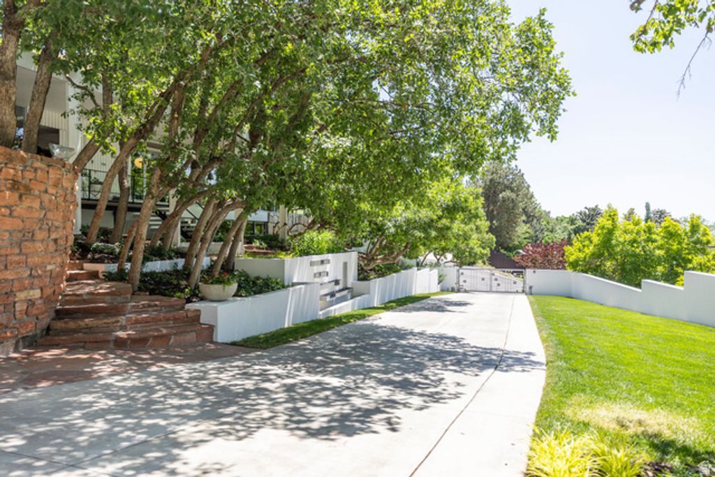 Image 36 of property listing at 3017 E SAINT MARYS CIR, Salt Lake City, UT 84108