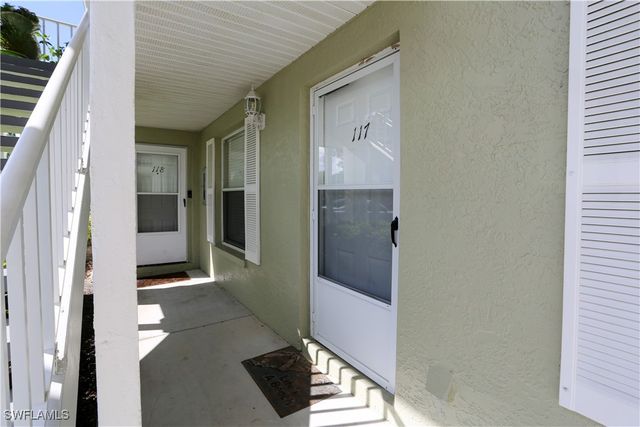 287 Quail Forest BLVD 117, Naples, FL 34105