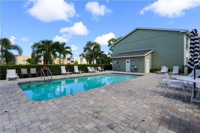 287 Quail Forest BLVD 117, Naples, FL 34105