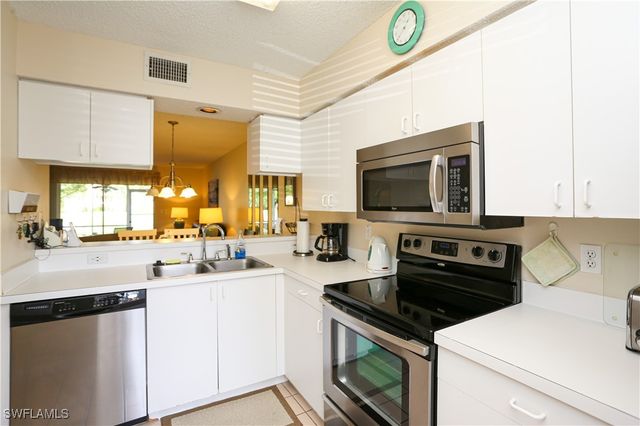 287 Quail Forest BLVD 117, Naples, FL 34105