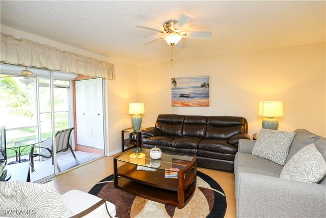 287 Quail Forest BLVD 117, Naples, FL 34105