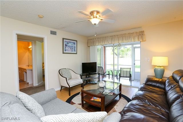 287 Quail Forest BLVD 117, Naples, FL 34105