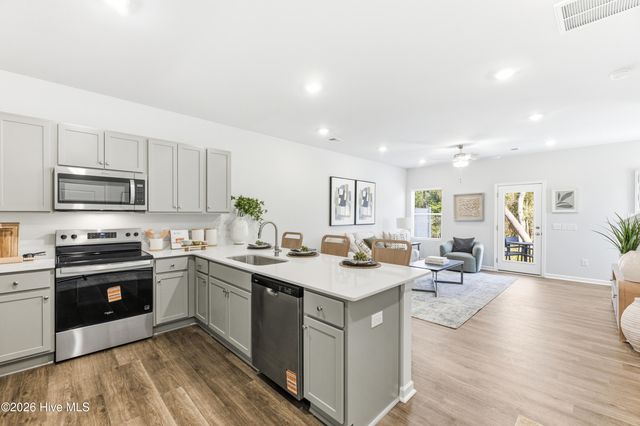 616 Sandy Hollow Drive, Jacksonville, NC 28540