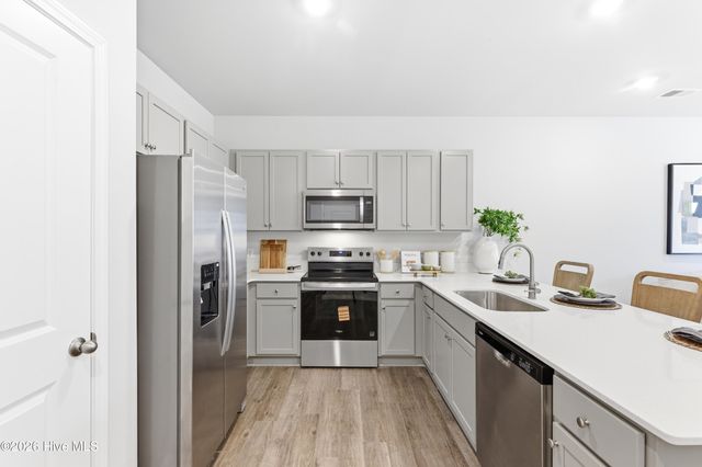 616 Sandy Hollow Drive, Jacksonville, NC 28540