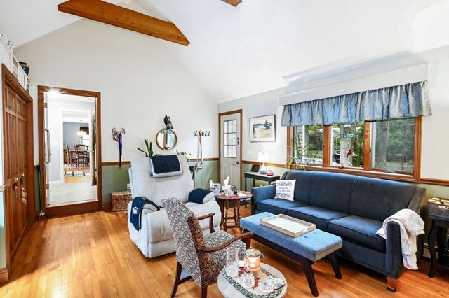 6 Elizabeth Ln, Yarmouth, MA 02601