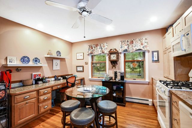 6 Elizabeth Ln, Yarmouth, MA 02601