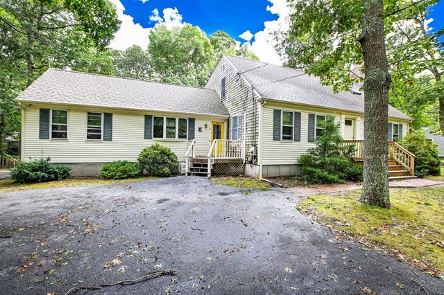 6 Elizabeth Ln, Yarmouth, MA 02601