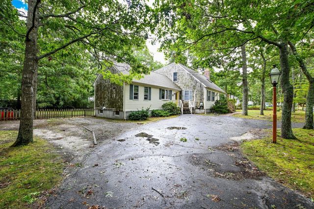 6 Elizabeth Ln, Yarmouth, MA 02601