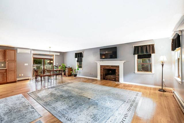 6 Elizabeth Ln, Yarmouth, MA 02601