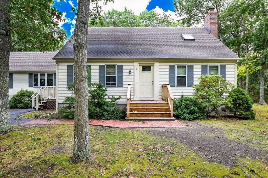 6 Elizabeth Ln, Yarmouth, MA 02601