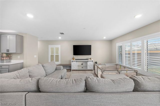 6466 Blue Ember Avenue, Las Vegas, NV 89130