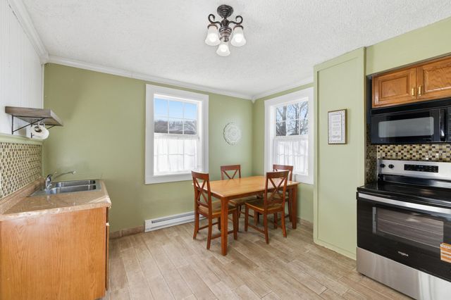 606 WINTHROP ST, Staunton, VA 24401