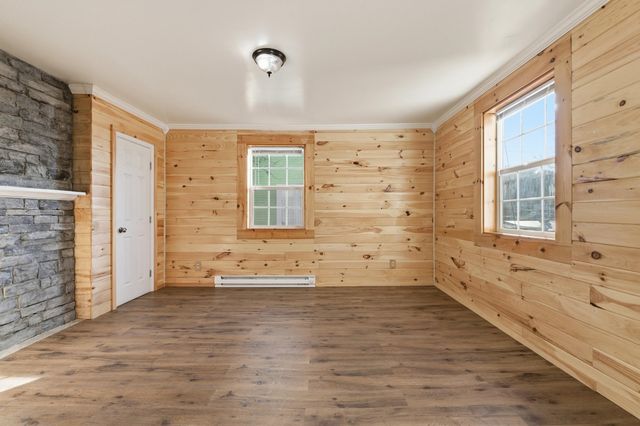 606 WINTHROP ST, Staunton, VA 24401