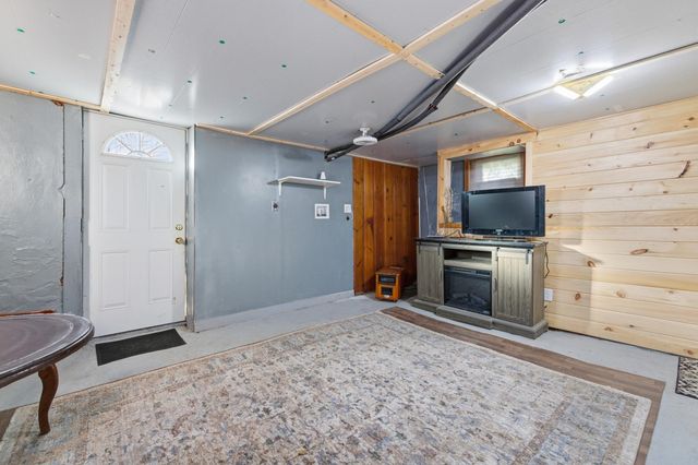 606 WINTHROP ST, Staunton, VA 24401