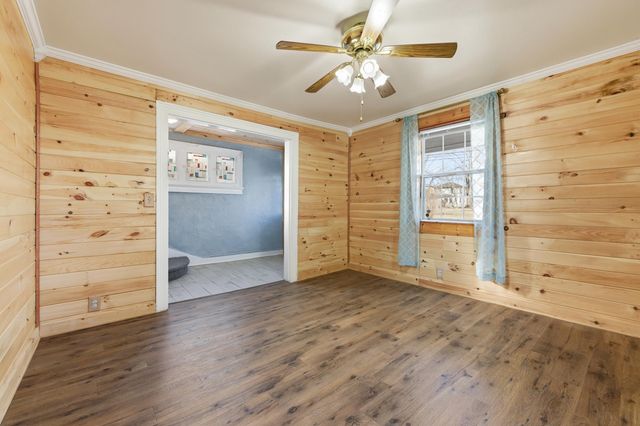 606 WINTHROP ST, Staunton, VA 24401