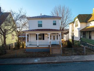 606 WINTHROP ST, Staunton, VA 24401