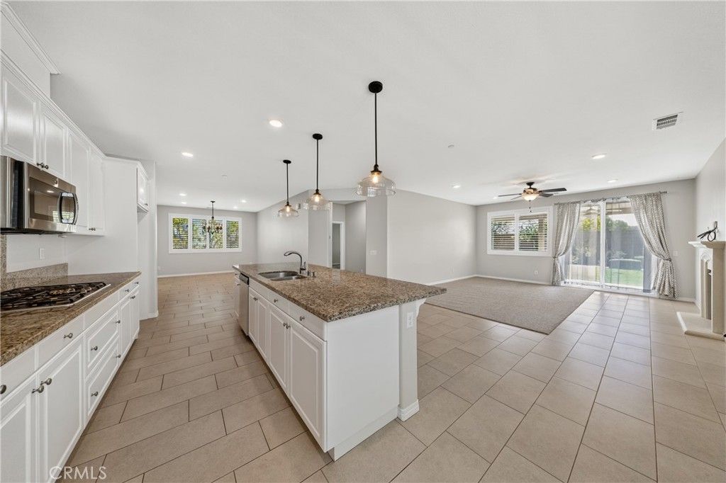 Image 12 of property listing at 37568 River Oats Lane, Murrieta, CA 92563