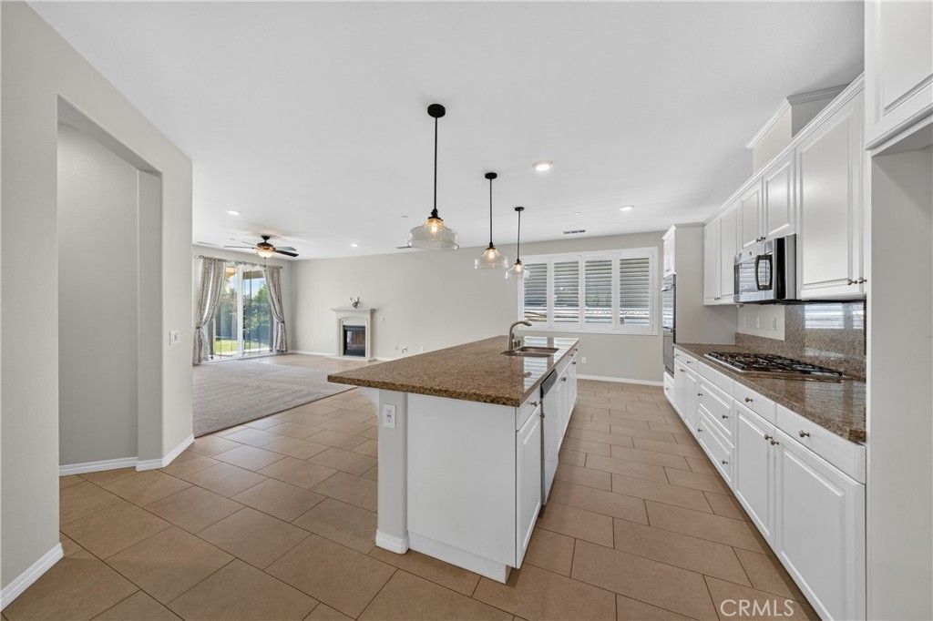 Image 8 of property listing at 37568 River Oats Lane, Murrieta, CA 92563