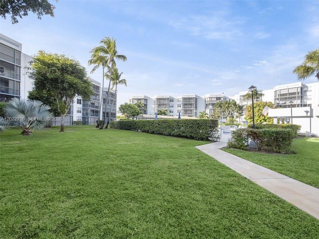 6400 NW 2nd Avenue 117, Boca Raton, FL 33487