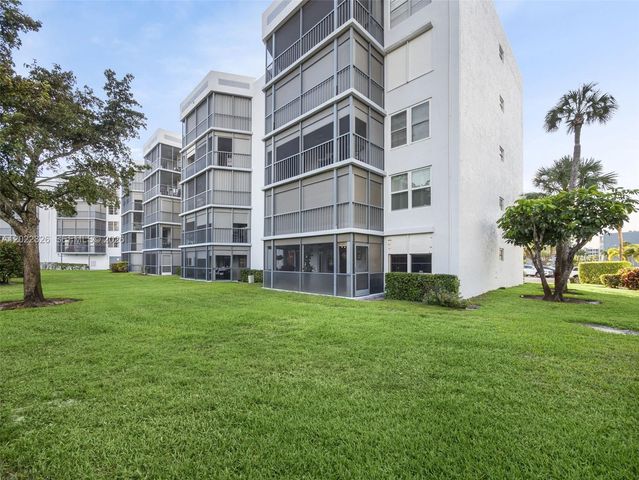 6400 NW 2nd Avenue 117, Boca Raton, FL 33487