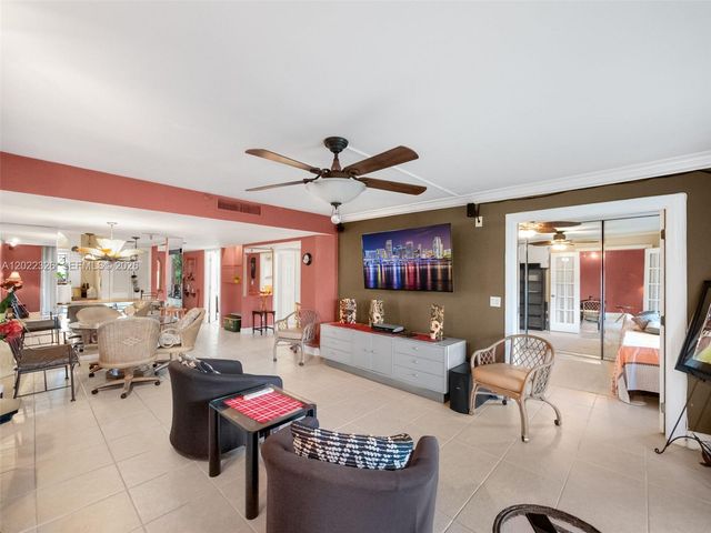 6400 NW 2nd Avenue 117, Boca Raton, FL 33487