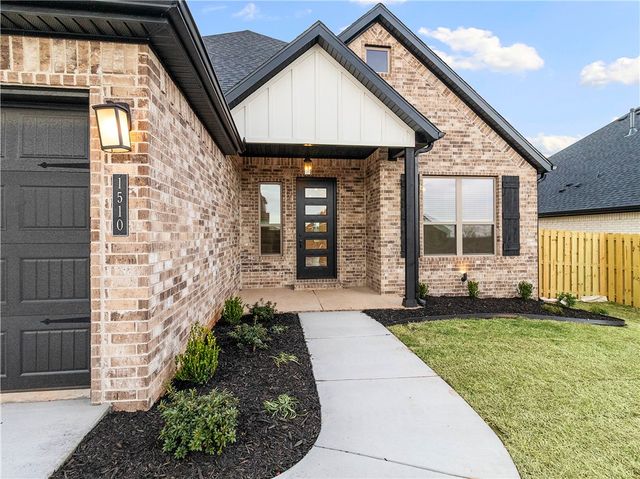 1510 Lookout Lane, Cave Springs, AR 72718