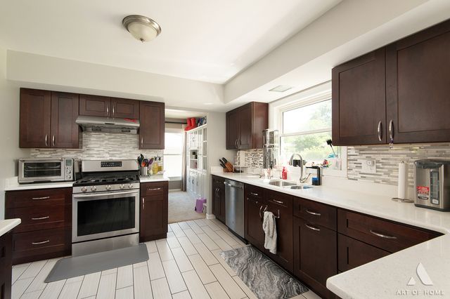 1415 Churchill Road, Schaumburg, IL 60195