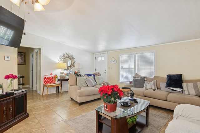 2716 Southmore Avenue E, Pasadena, TX 77502