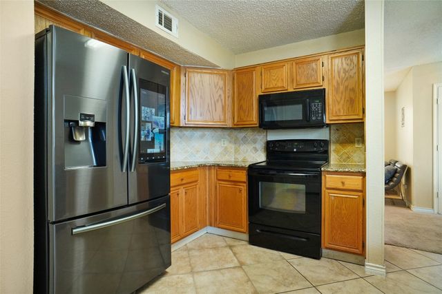 2000 Creek Royal Drive, Mesquite, TX 75181