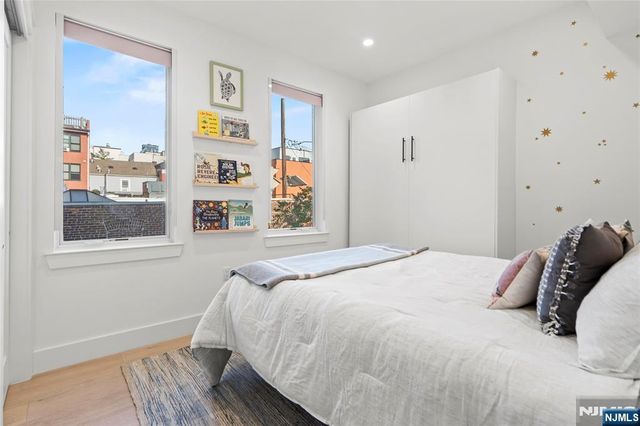 371 2nd Street 2B, Jersey City, NJ 07302