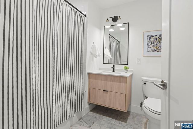371 2nd Street 2B, Jersey City, NJ 07302