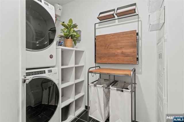371 2nd Street 2B, Jersey City, NJ 07302