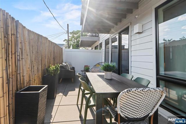 371 2nd Street 2B, Jersey City, NJ 07302