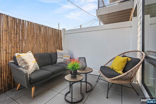 371 2nd Street 2B, Jersey City, NJ 07302