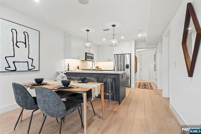 371 2nd Street 2B, Jersey City, NJ 07302