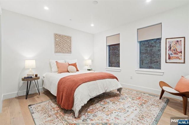 371 2nd Street 2B, Jersey City, NJ 07302