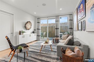 371 2nd Street 2B, Jersey City, NJ 07302