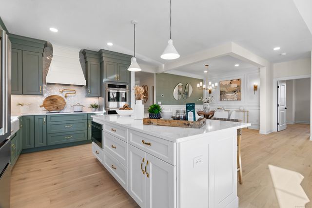 25 Summertime Circle, Stonington, CT 06379