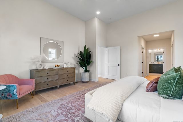 25 Summertime Circle, Stonington, CT 06379