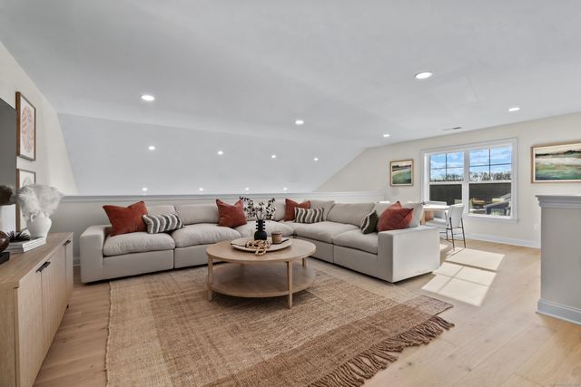 25 Summertime Circle, Stonington, CT 06379