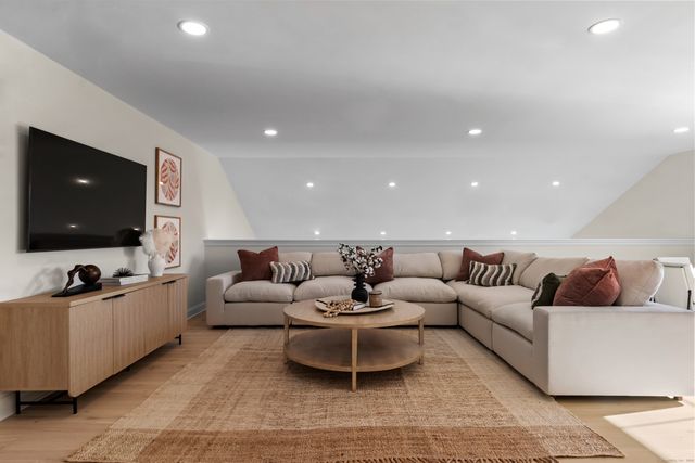 25 Summertime Circle, Stonington, CT 06379