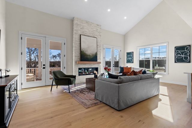 25 Summertime Circle, Stonington, CT 06379