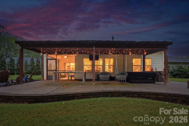 8504 Pennegrove Circle, Charlotte, NC 28214