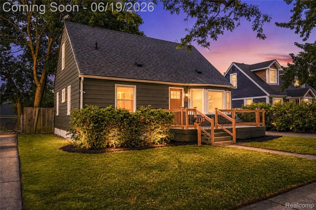 2330 Buckingham Avenue, Berkley, MI 48072