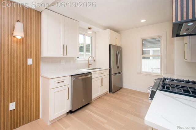 2330 Buckingham Avenue, Berkley, MI 48072